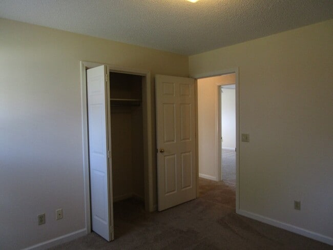 Building Photo - 341 Wildwood Ave