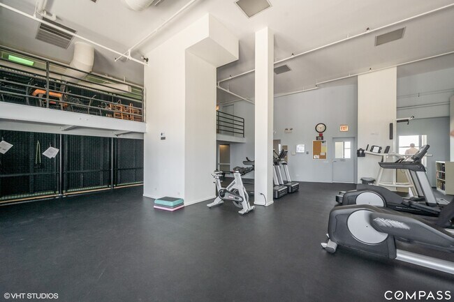 Building Photo - 728 W Jackson Blvd