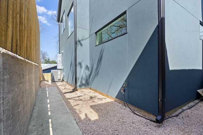 Building Photo - 1202 Greenwood Ave