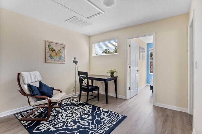 Building Photo - 220 Las Fuentes Dr