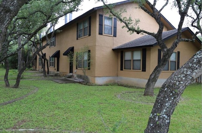 Primary Photo - 4 Deerfield Dr