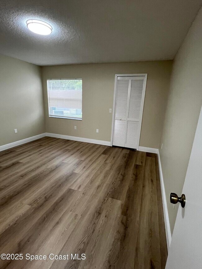 Building Photo - 3154 Dunhill Dr