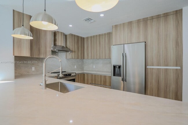 Building Photo - 2795 N 40th Ave