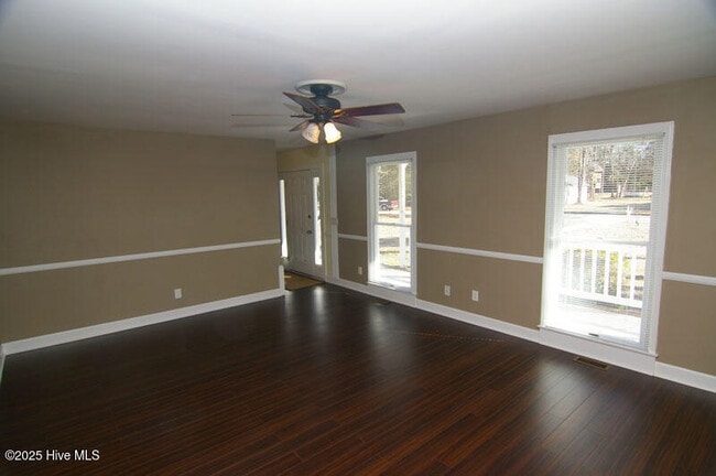 Building Photo - 709 Spring Run Rd