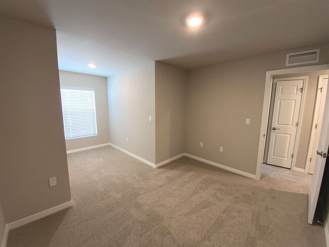 Building Photo - ** MEADOWOOD ** 3 BED / 2.5 BATH - TOWNHOME - GARAGE - NORTH NAPLES - ANNUAL RENTAL