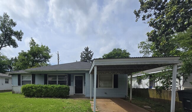 Primary Photo - 3 bedroom 2 bathroom