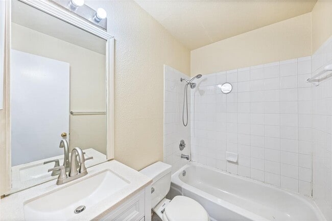 Building Photo - 9607 Nightjar Dr