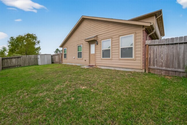 Building Photo - 23506 Umbrella Pine Dr