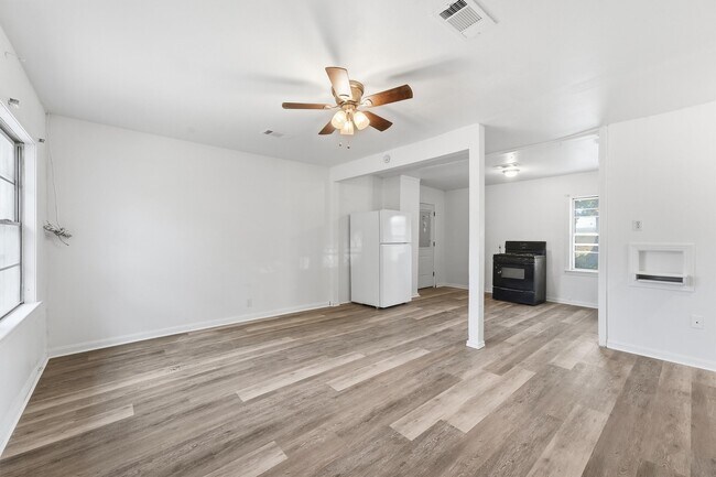 Building Photo - 3711 Cosby St