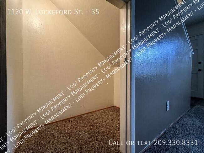 Building Photo - 1120 W Lockeford St