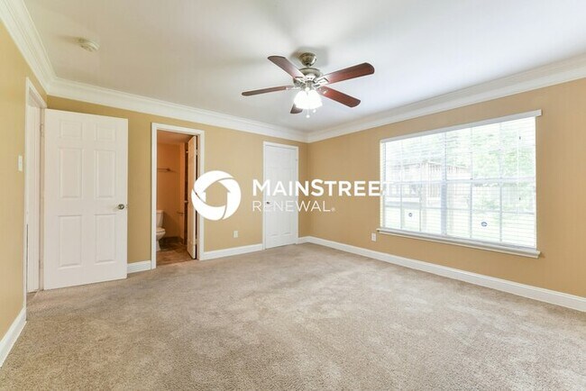 Building Photo - 3 Bedroom Pet-Friendly Home in Houston, TX with Main Street Renewal