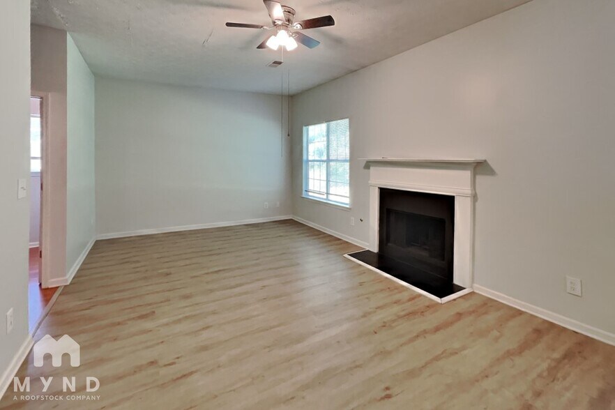 Building Photo - 10851 Southshore Ct