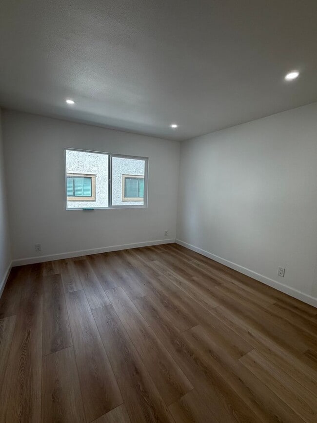 Building Photo - Townhome In Rosemead