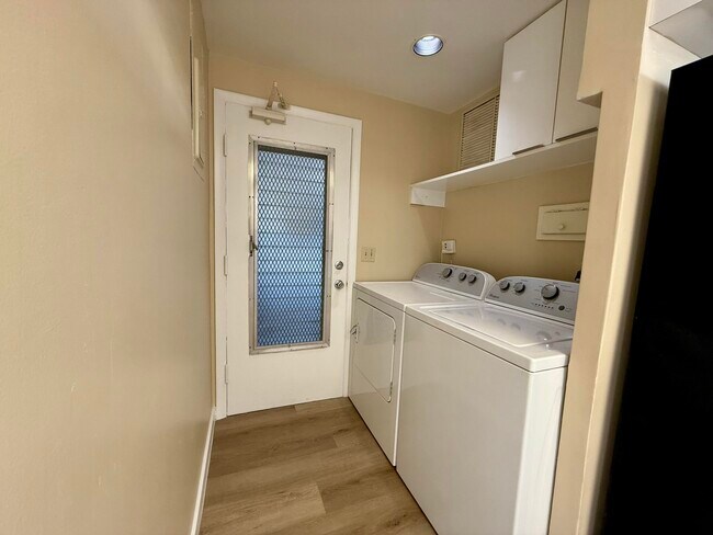 Building Photo - 1165 E Atlantic Ave