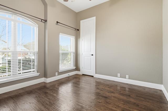 Building Photo - 2324 Lynbridge Cir