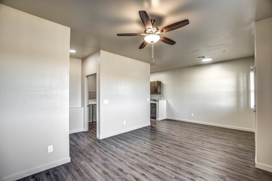 Living room/ eating area - 230 N Winchester Rd