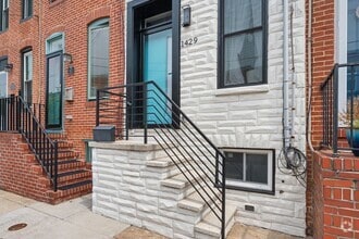 Building Photo - Bright & Immaculate 2 Bed · 3 Bath