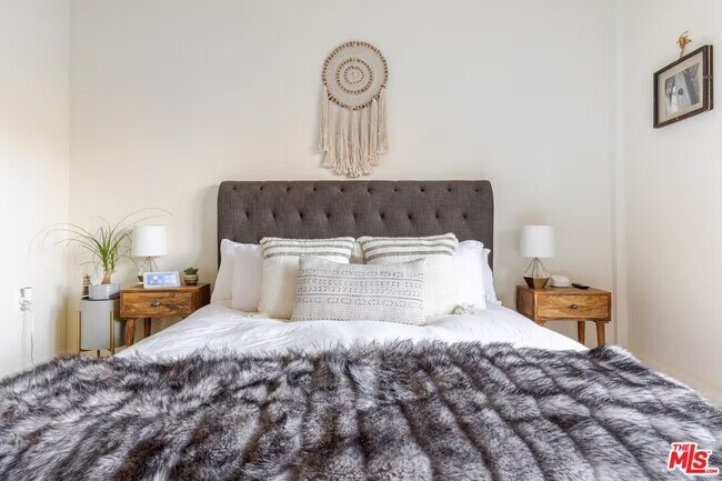 Building Photo - 12208 Laurel Terrace Dr