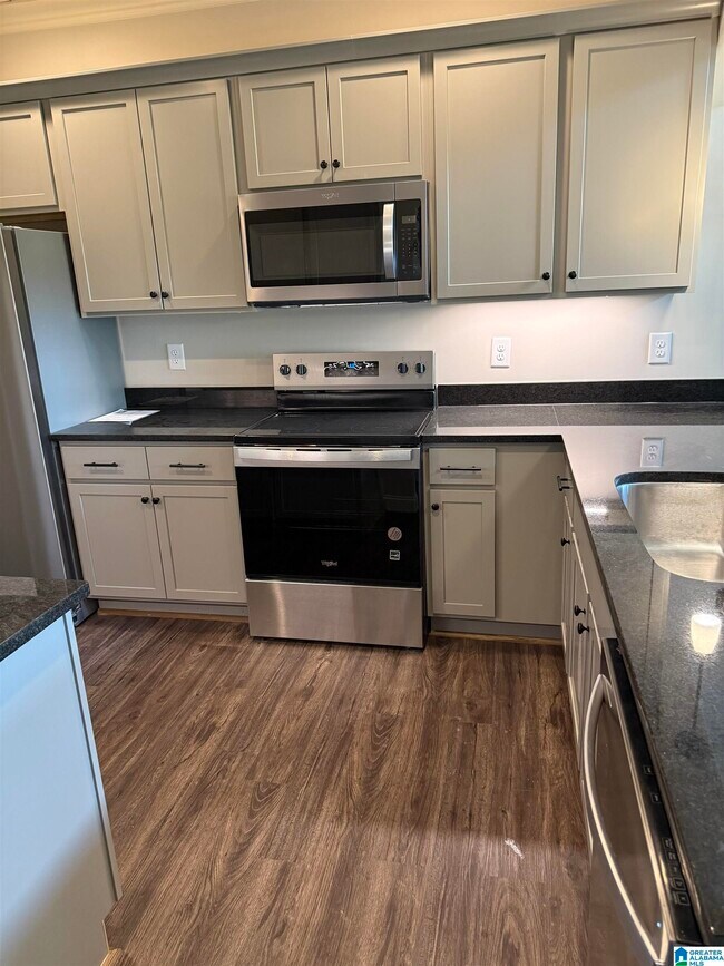 Building Photo - 4415 Lennox Pl