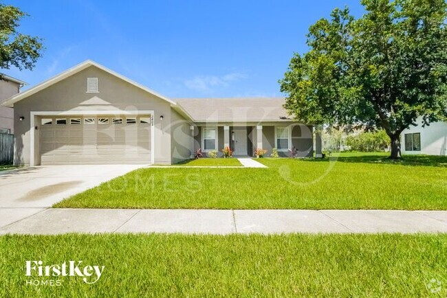 Building Photo - 2404 Willow Tree Ln