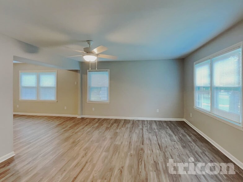 Building Photo - 6304 Clearwater Dr