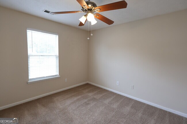 Building Photo - 3044 Lake Park Trail