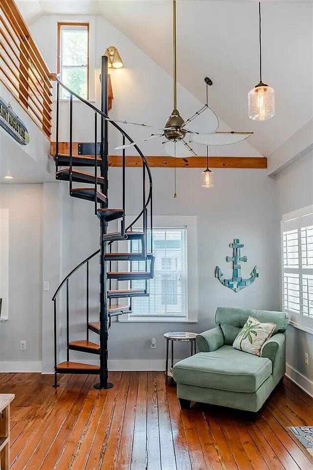 Building Photo - 76 Abbott St