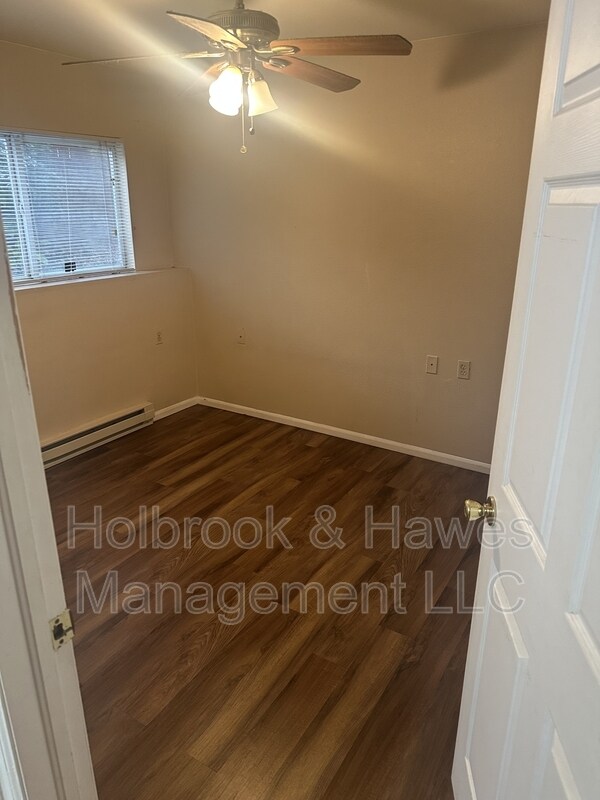 Building Photo - 4531 Boardwalk Dr