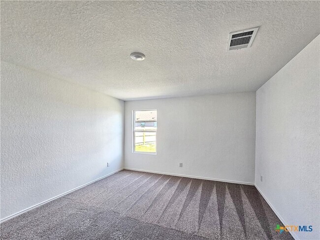 Building Photo - 805 Riviera Ct