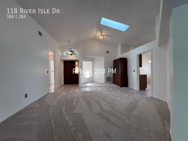 Building Photo - 118 River Isle Dr