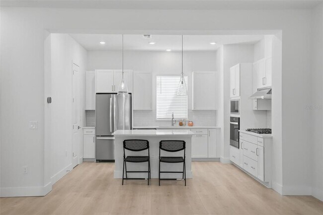 Building Photo - 2123 1st Ave N