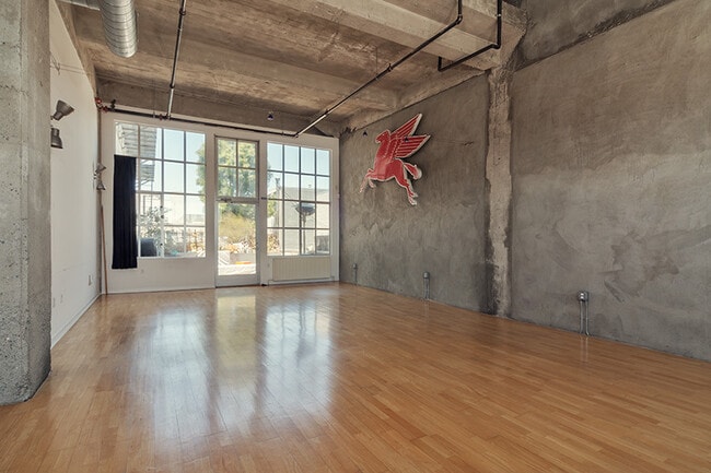 Building Photo - 465 10th St