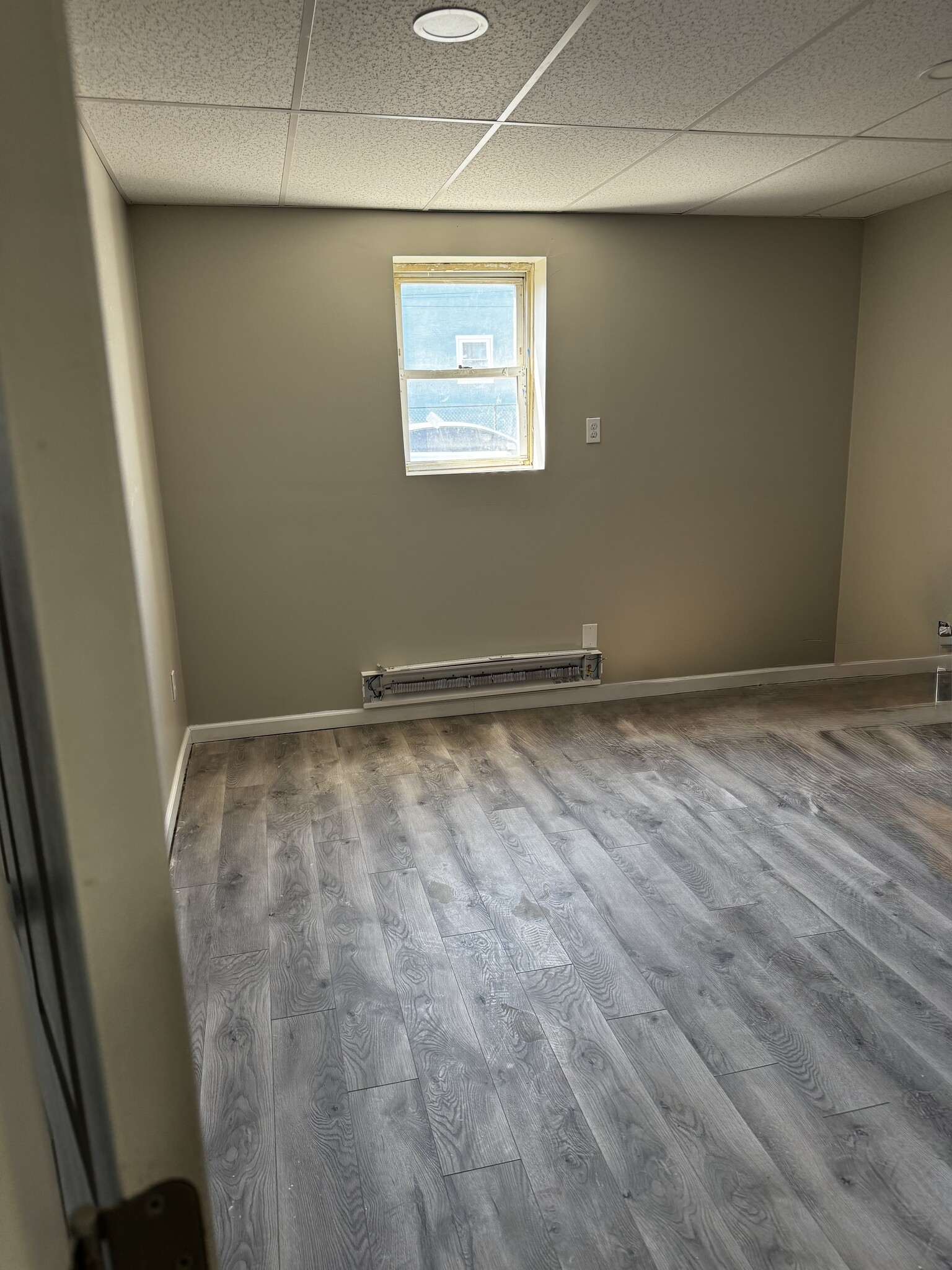 Building Photo - 3326 W 3rd St