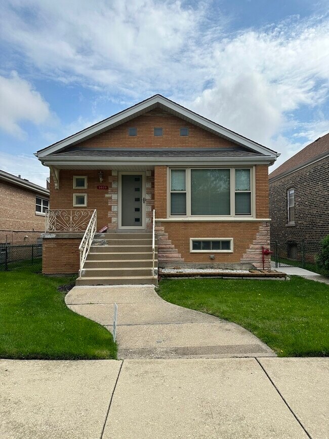 Primary Photo - 5029 S Artesian Ave