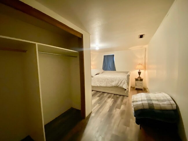 Building Photo - Space to Spare, Style to Love