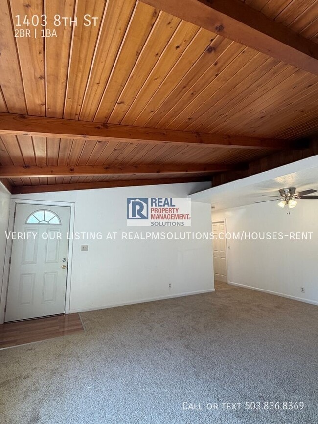 Building Photo - 1403 8th St