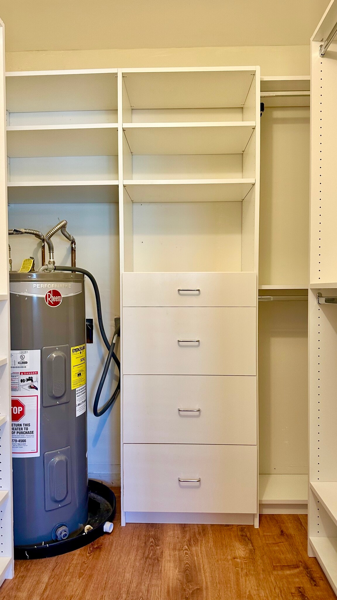 Building Photo - 12 NE 19th Ct