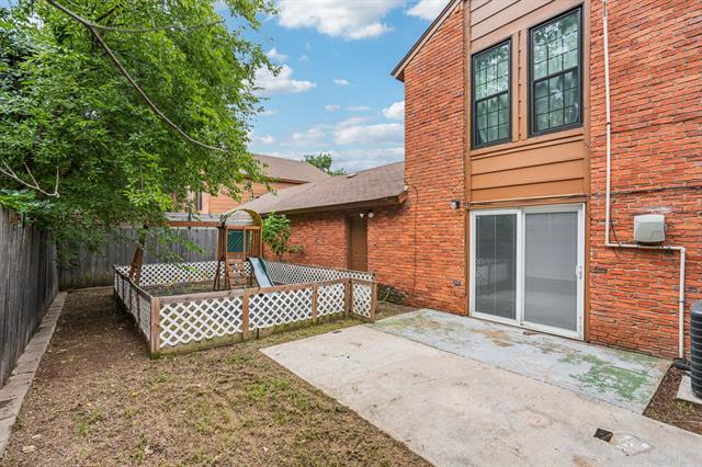 Building Photo - 1610 Brentwood Dr