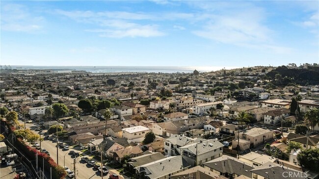 Building Photo - 959 W 17th St