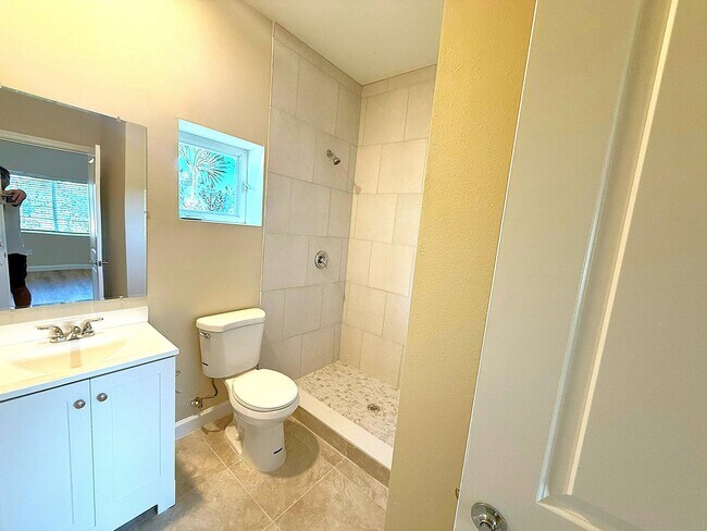 Building Photo - 4951 Serafica Dr