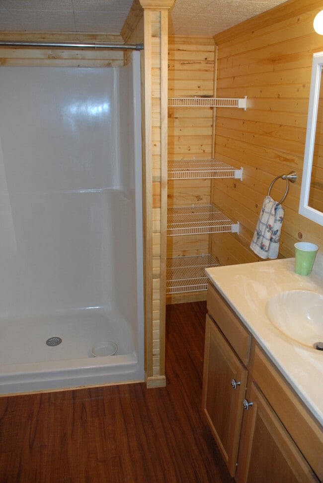 Building Photo - 2 Bedroom 1 Bath Home on E Fork off 441 S....