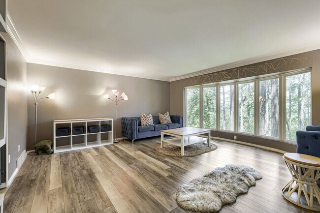 Building Photo - 3bd/1.75ba Issaquah Home