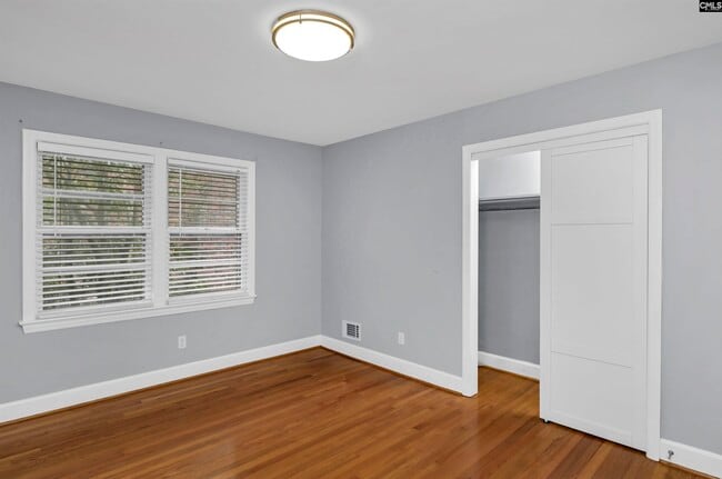 Building Photo - 1808 York Dr