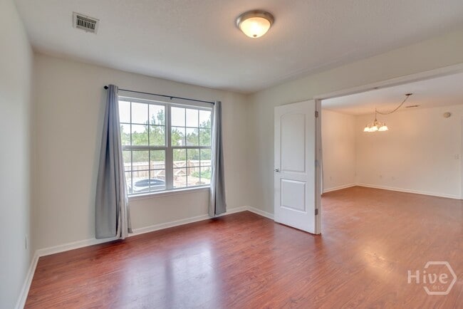 Building Photo - 26 Bostwick Dr
