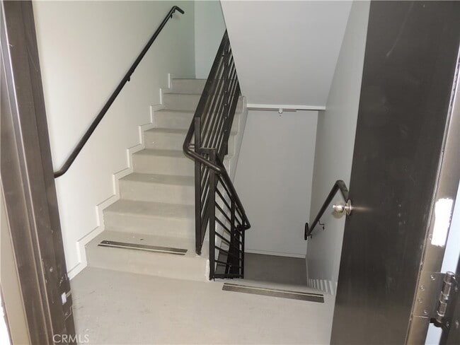 Building Photo - 22735 Del Valle St