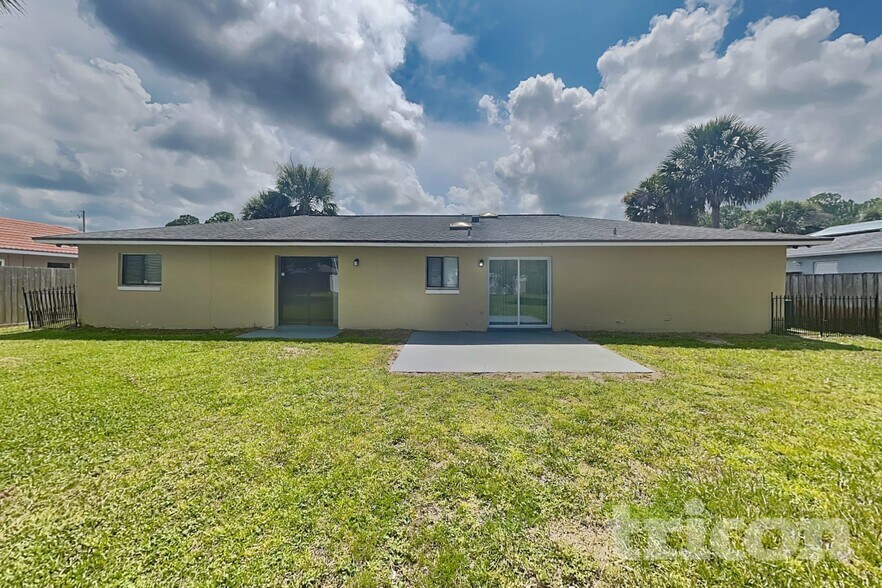 Building Photo - 27 Princess Rose Dr