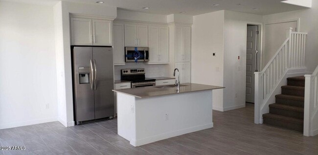 Building Photo - 4100 S Pinelake Way