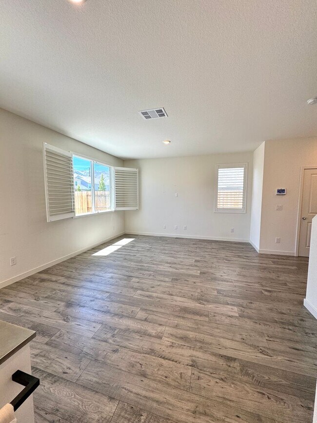 Building Photo - 8768 Scenic Sky Dr