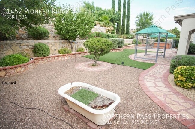 Building Photo - Gorgeous 3BDR Westside Home!