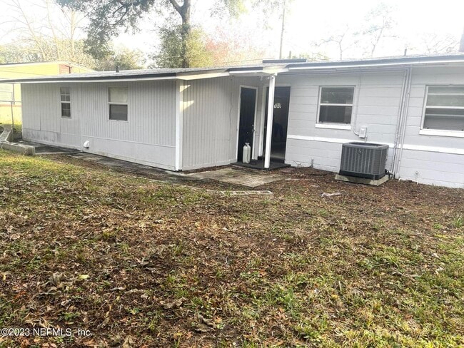 Building Photo - 5467 Windermere Dr